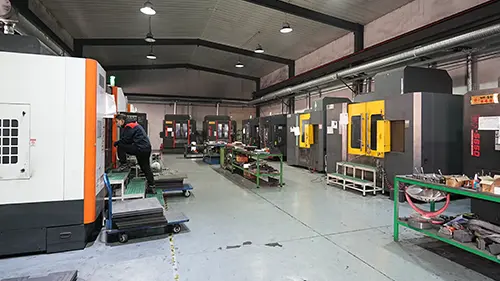 मोल्ड उत्पादन कार्यशालाले यसको बलियो क्षमताहरू मार्फत गुणस्तरको ठोस आधार निर्माण गरेको छ